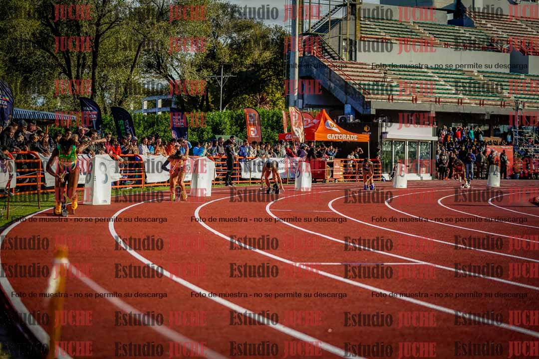 Fotos de los relevos 4x100 m de mujeres