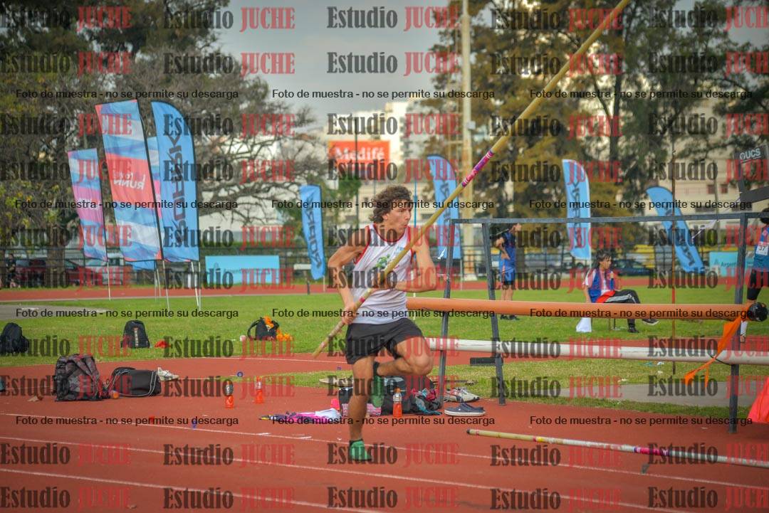 Fotos del salto con garrocha de varones - decatlón 8