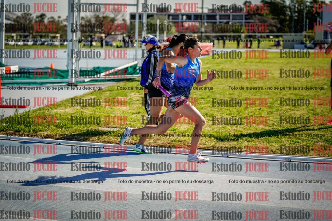 Fotos de las postas 8x300 m mixtas