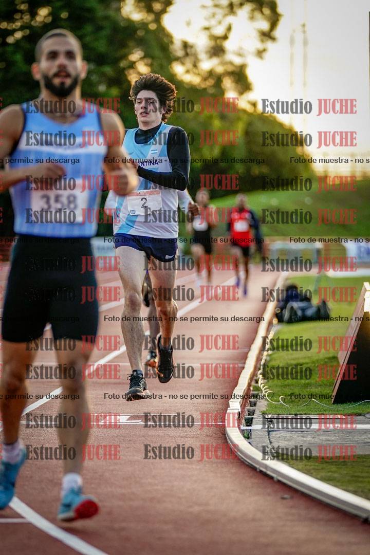 Fotos de los 1500 m llanos de varones - deca 10