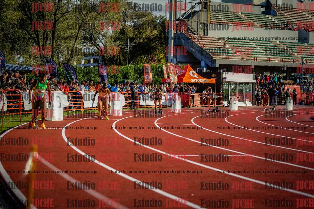 Fotos de los relevos 4x100 m de mujeres