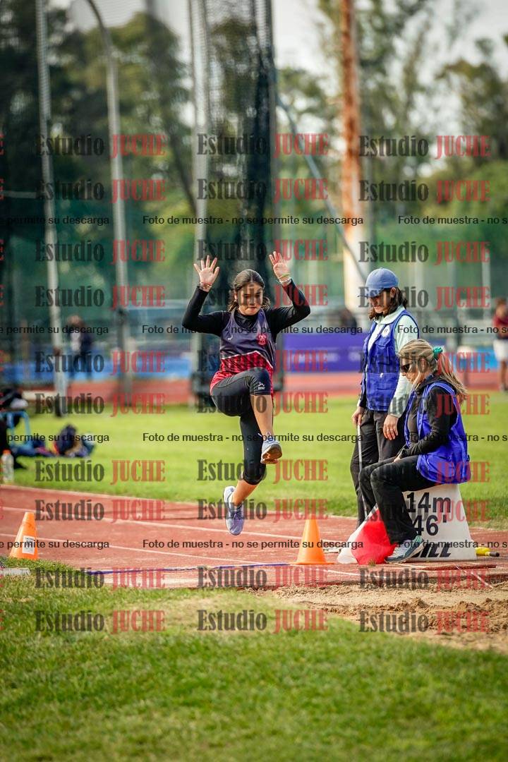 Fotos del salto en largo de mujeres
