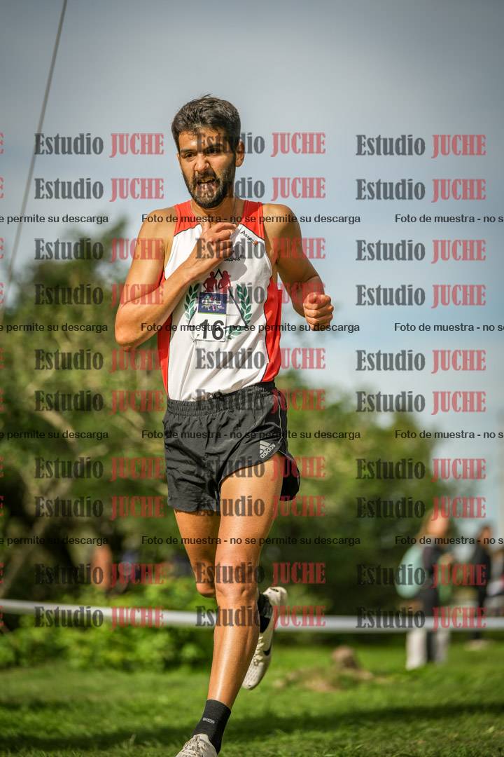 Fotos de la llegada del cross de 8000 m