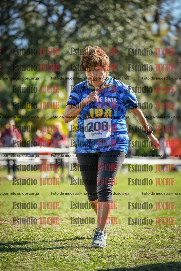 Fotos de la llegada del cross de 1500 m