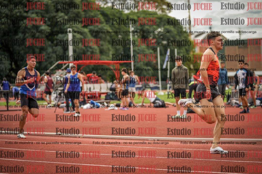 Fotos de los 400 m llanos de varones