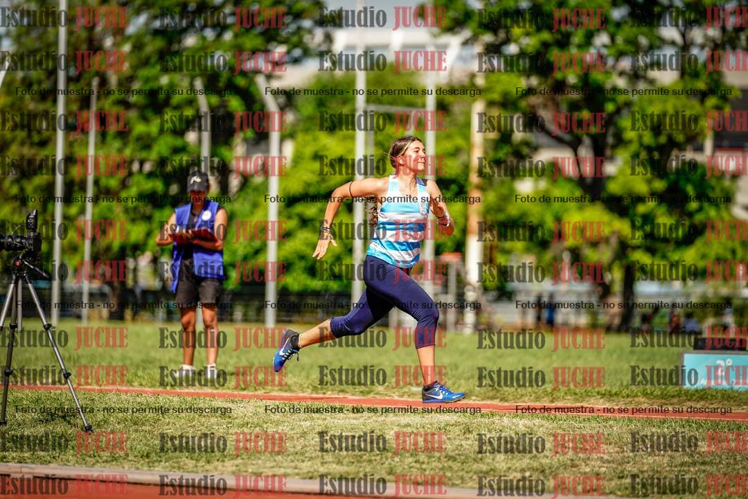 Fotos del salto en largo de mujeres