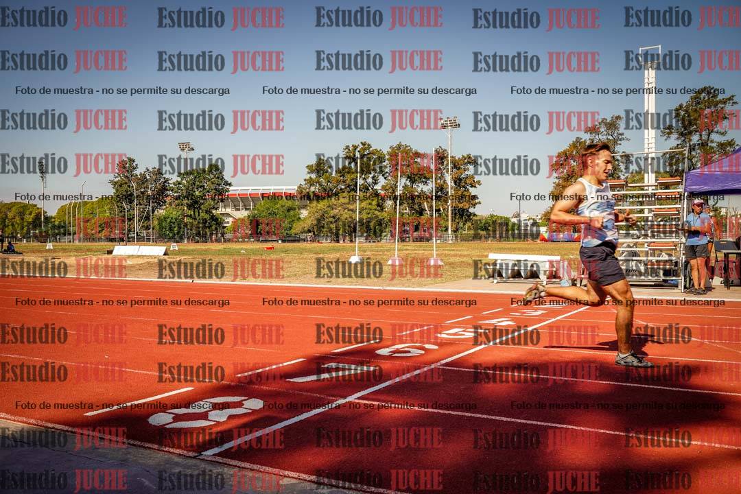 Fotos de los 400 m llanos de varones