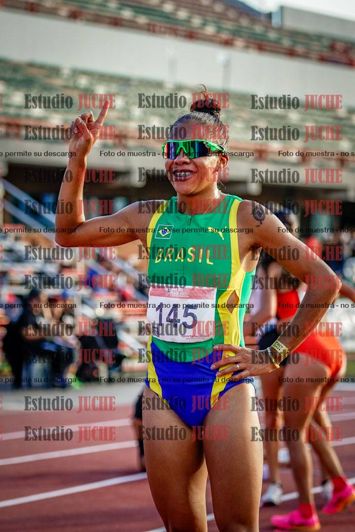 Fotos de algunos extras y podios del día 1