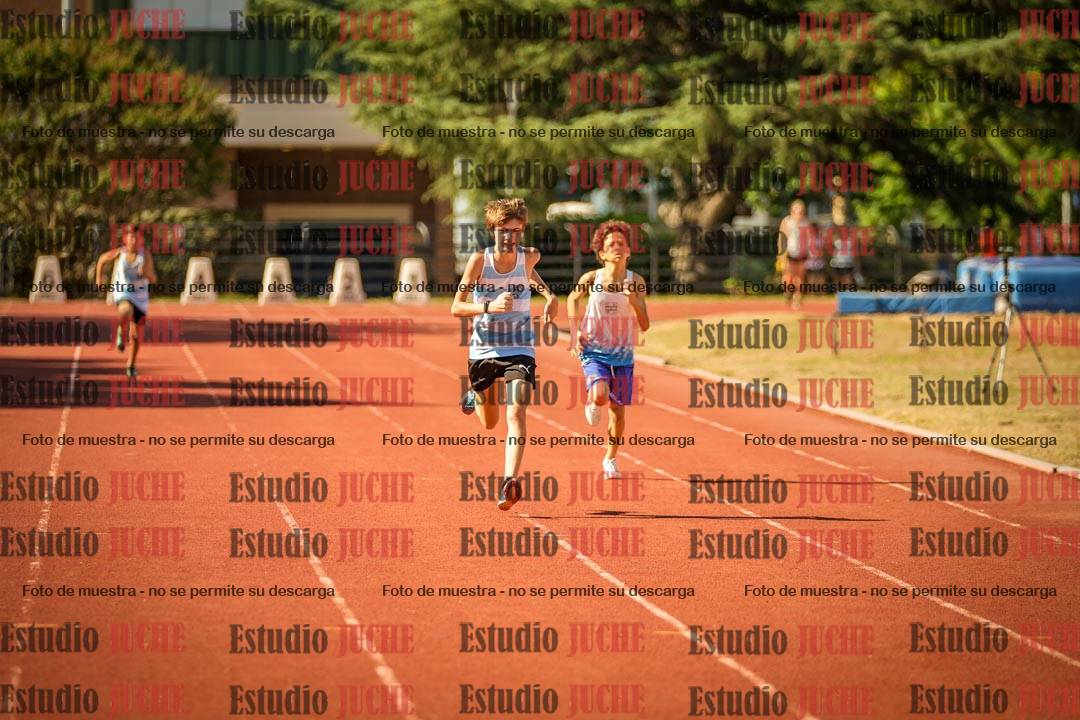 Fotos de los 400 m llanos de varones
