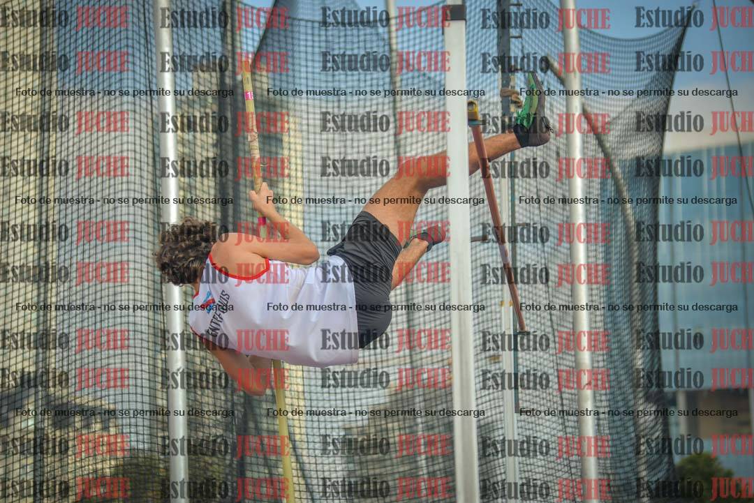 Fotos del salto con garrocha de varones - decatlón 8