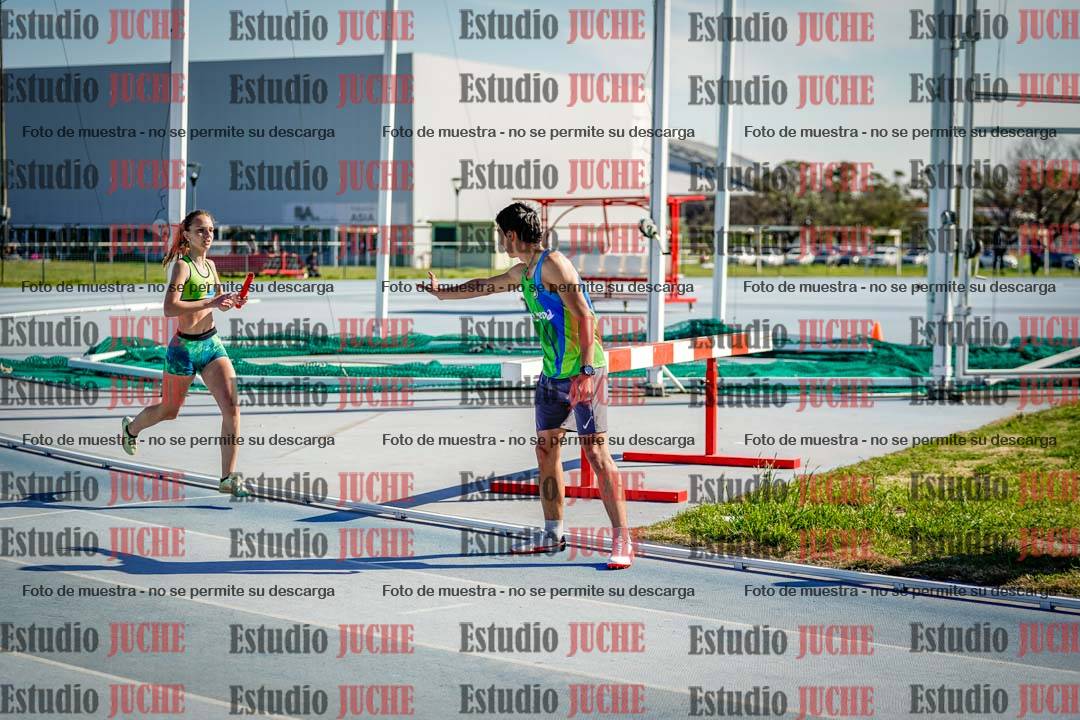 Fotos de las postas 8x300 m mixtas