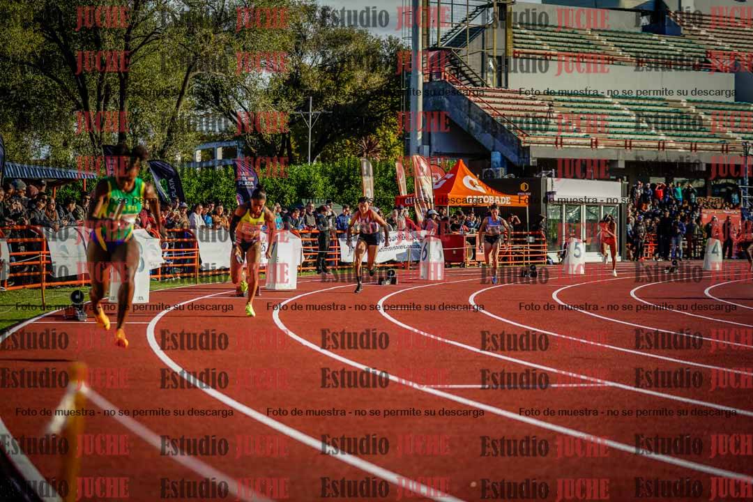 Fotos de los relevos 4x100 m de mujeres