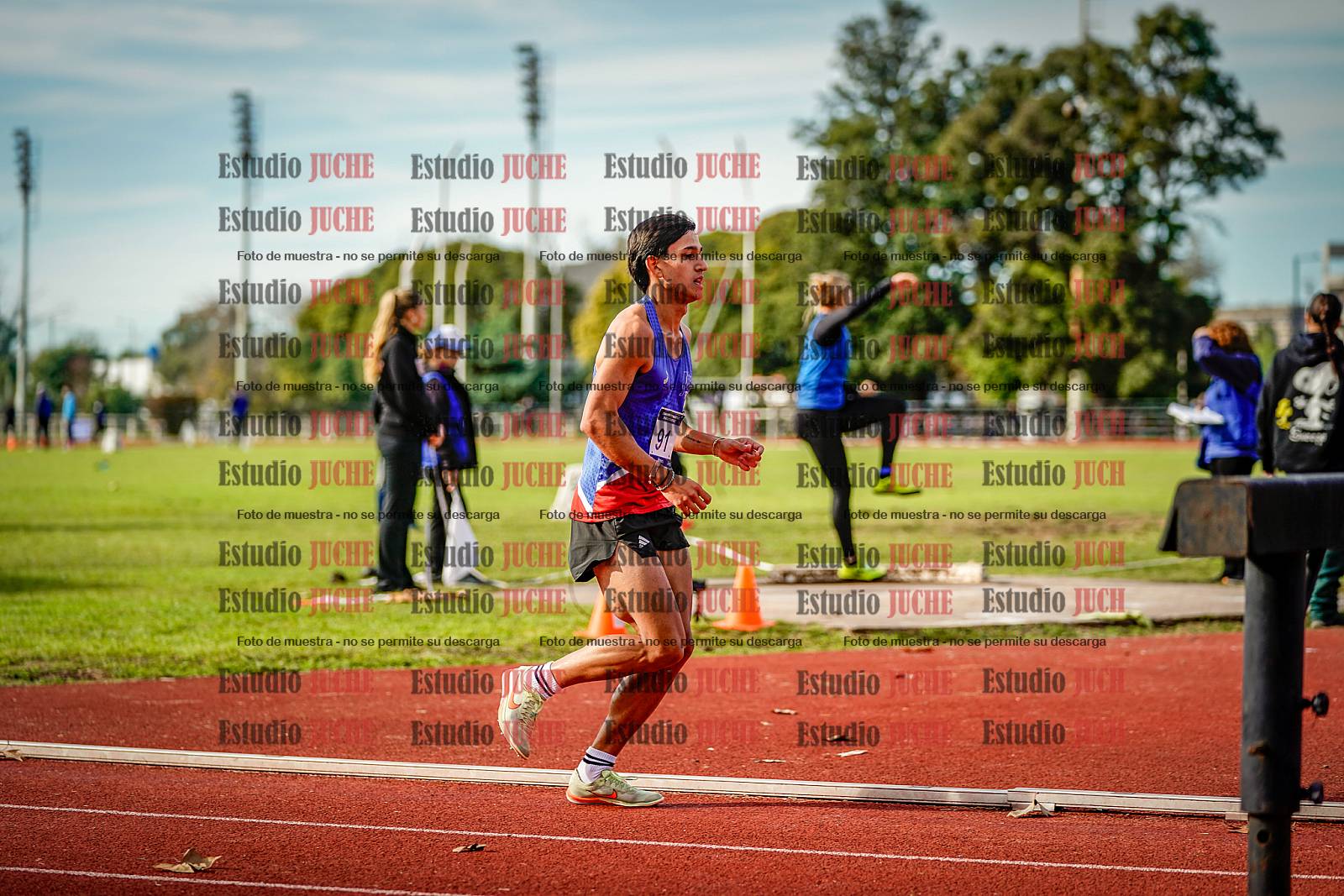 Fotos de los 3000 m con obstáculos de varones