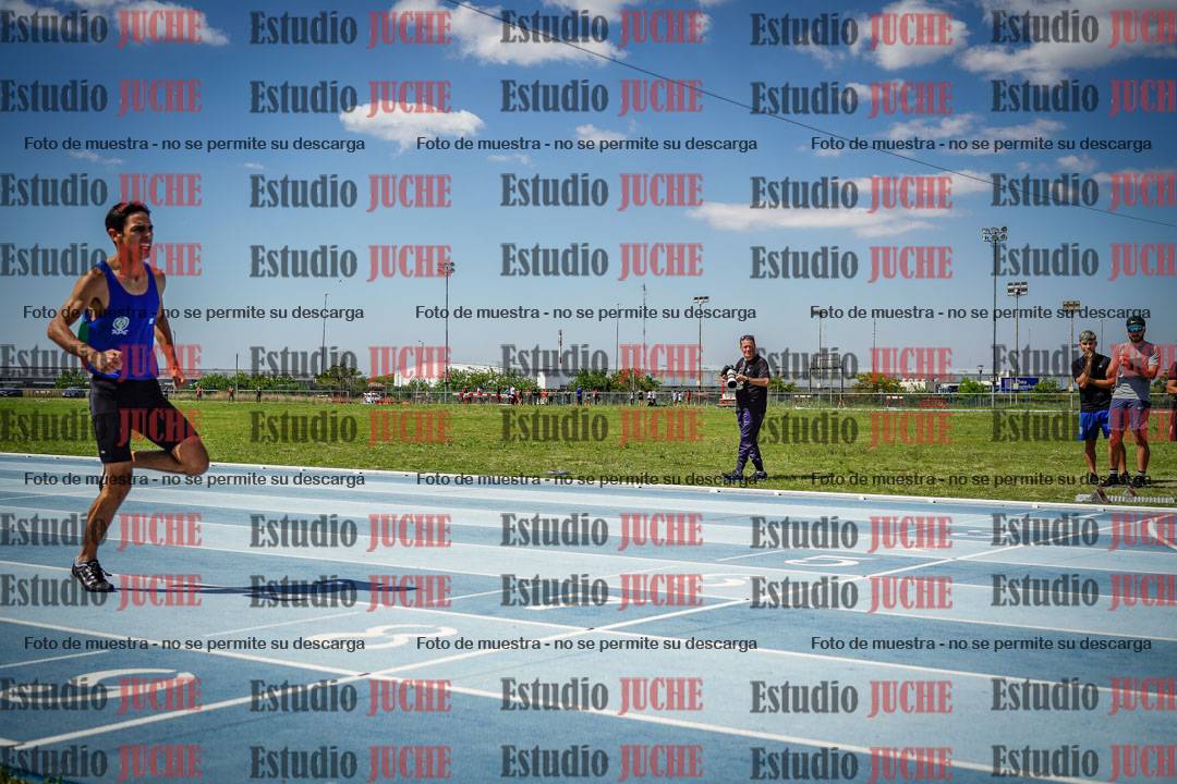 Fotos de los 400 m llanos de varones