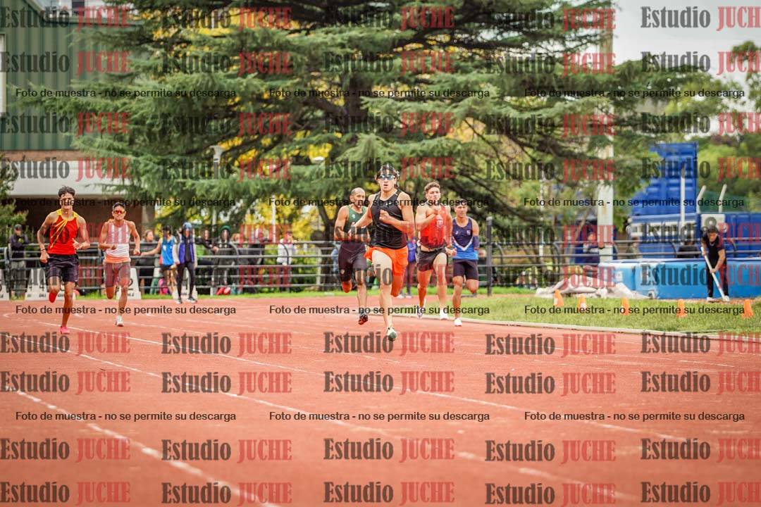 Fotos de los 400 m llanos de varones