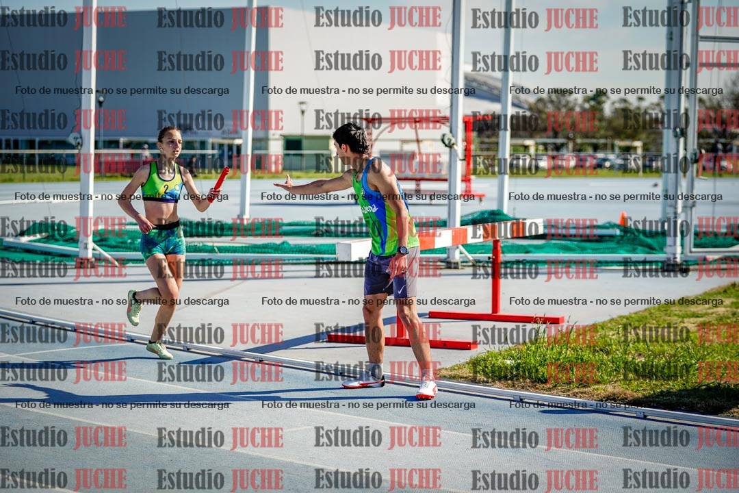 Fotos de las postas 8x300 m mixtas