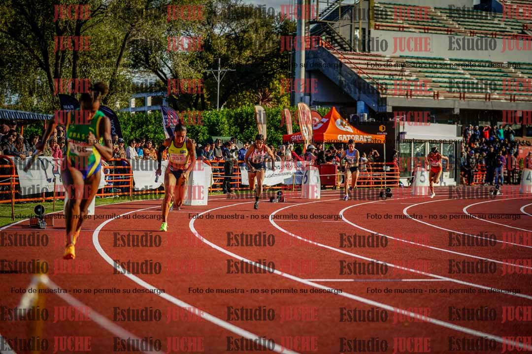 Fotos de los relevos 4x100 m de mujeres
