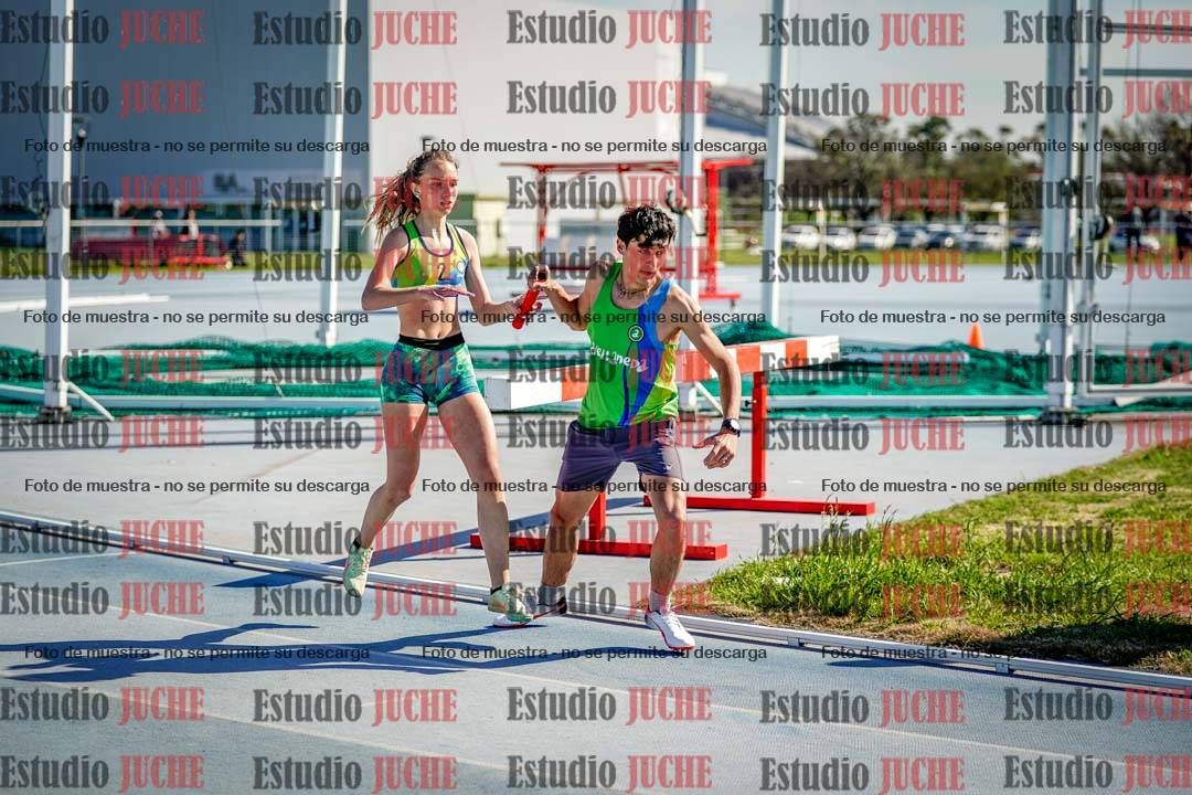 Fotos de las postas 8x300 m mixtas