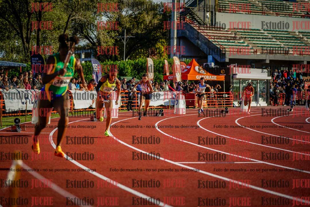 Fotos de los relevos 4x100 m de mujeres