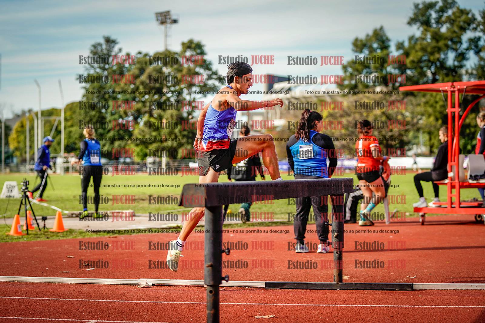 Fotos de los 3000 m con obstáculos de varones