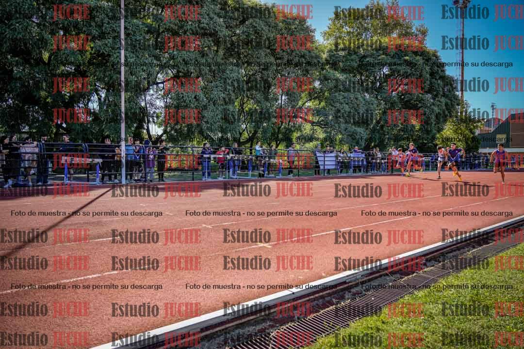 Fotos de los 80 m de varones