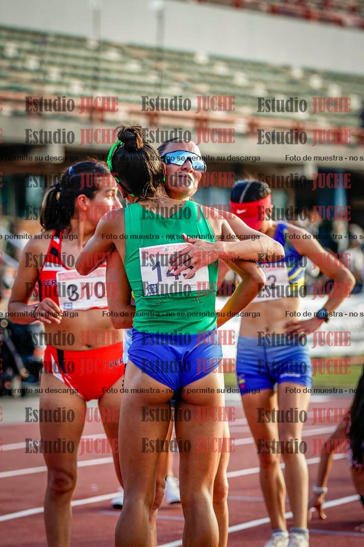 Fotos de algunos extras y podios del día 1