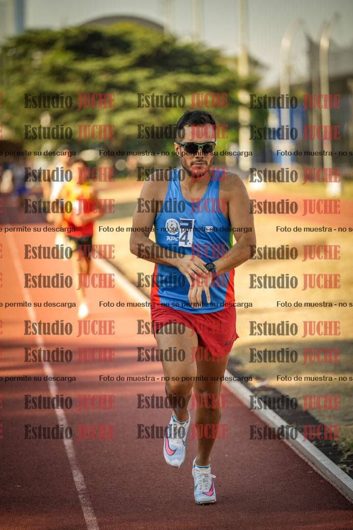 Fotos de los 800 m llanos de varones
