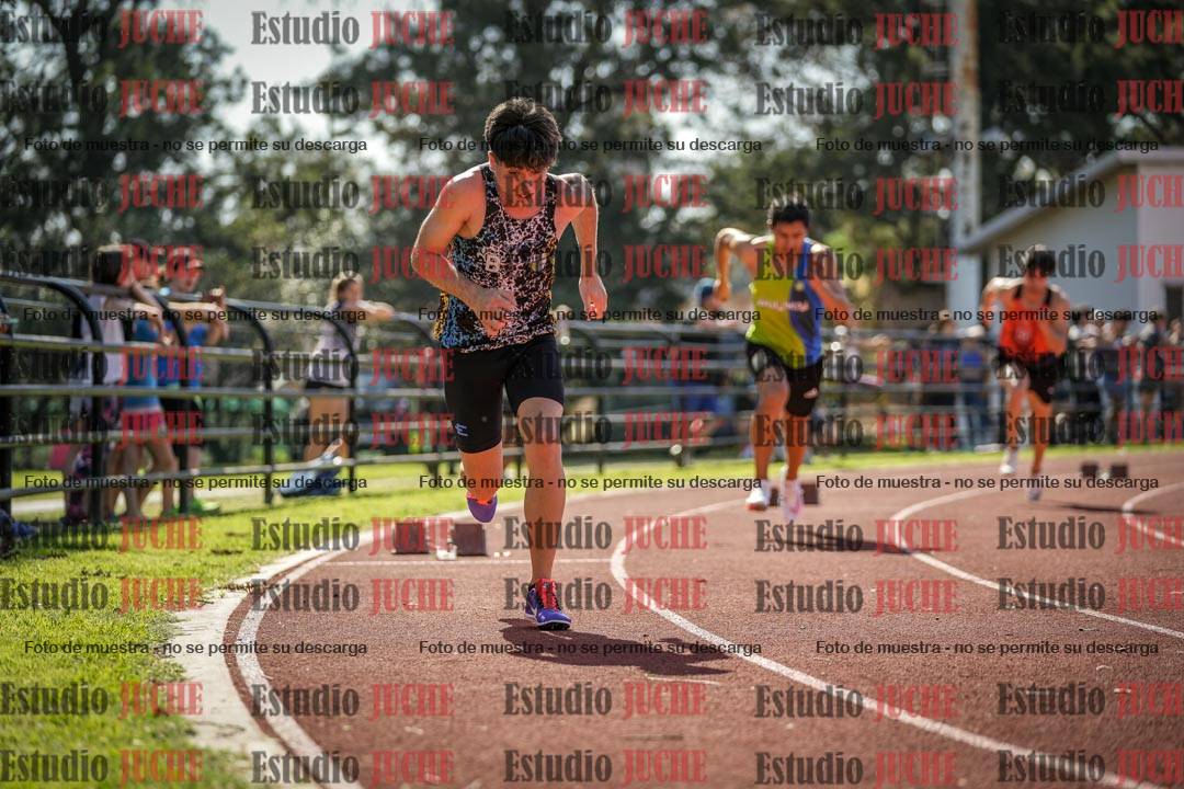 Fotos de los 400 m llanos de varones