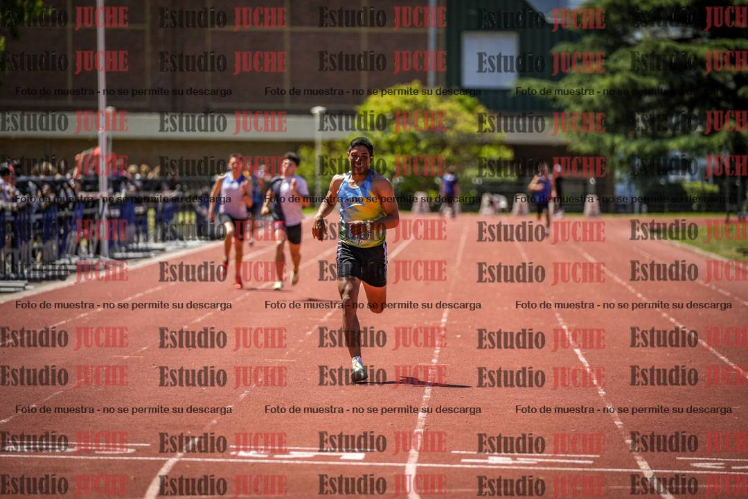 Fotos de los 400 m llanos de varones