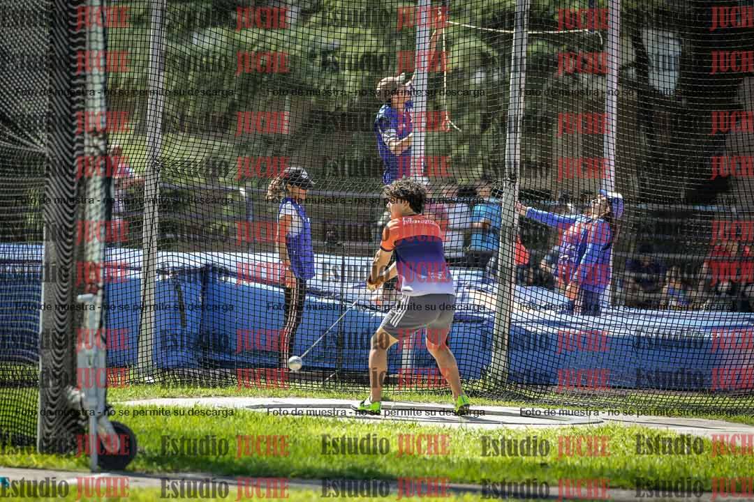 Fotos del lanzamiento de martillo de varones