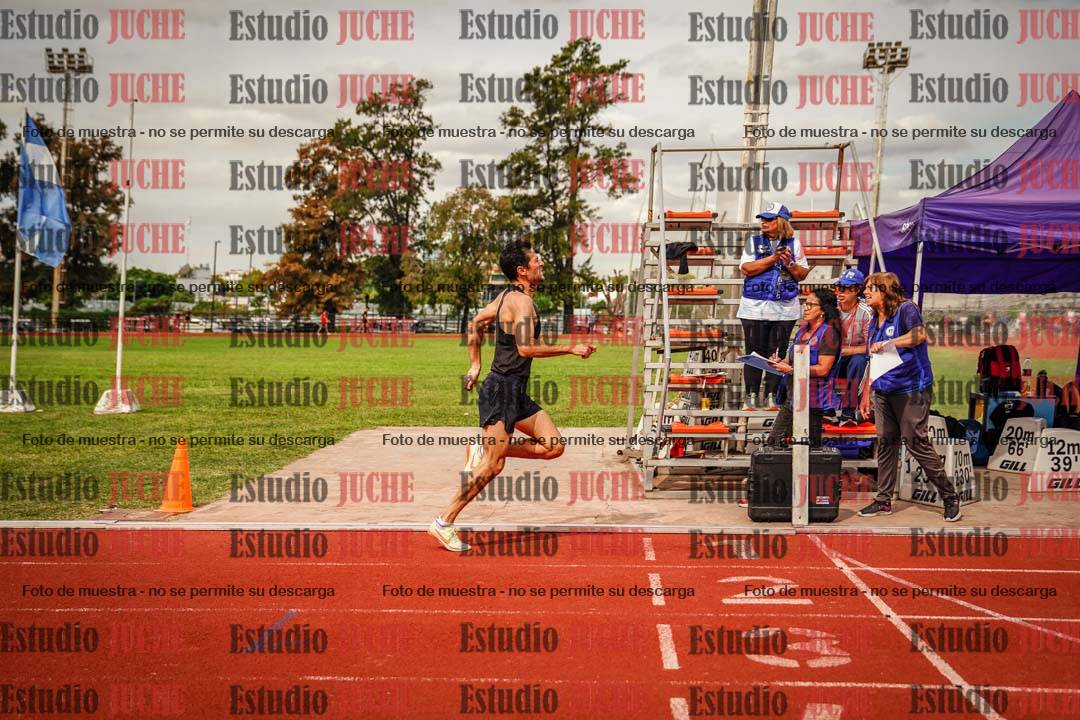 Fotos de los 800 m de varones