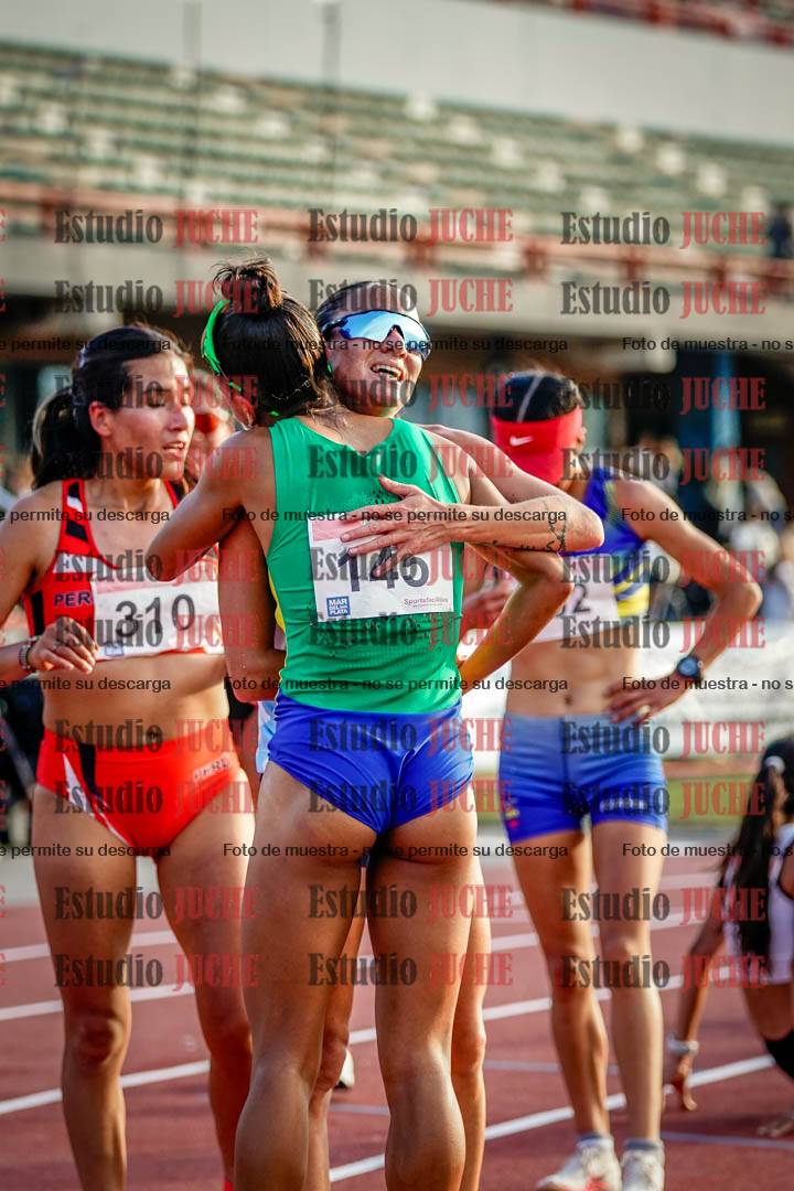Fotos de algunos extras y podios del día 1