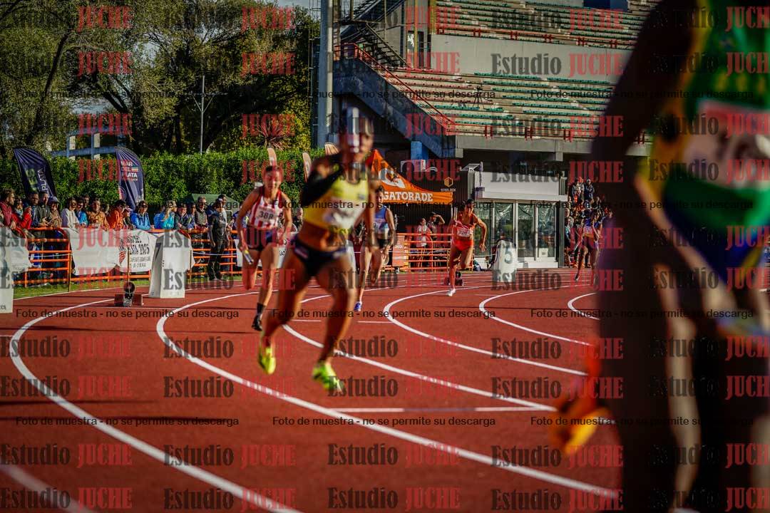 Fotos de los relevos 4x100 m de mujeres