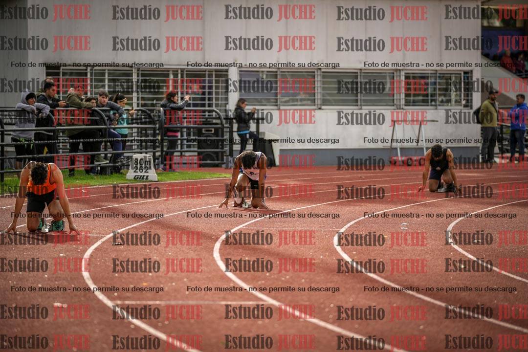 Fotos de los 400 m llanos de varones