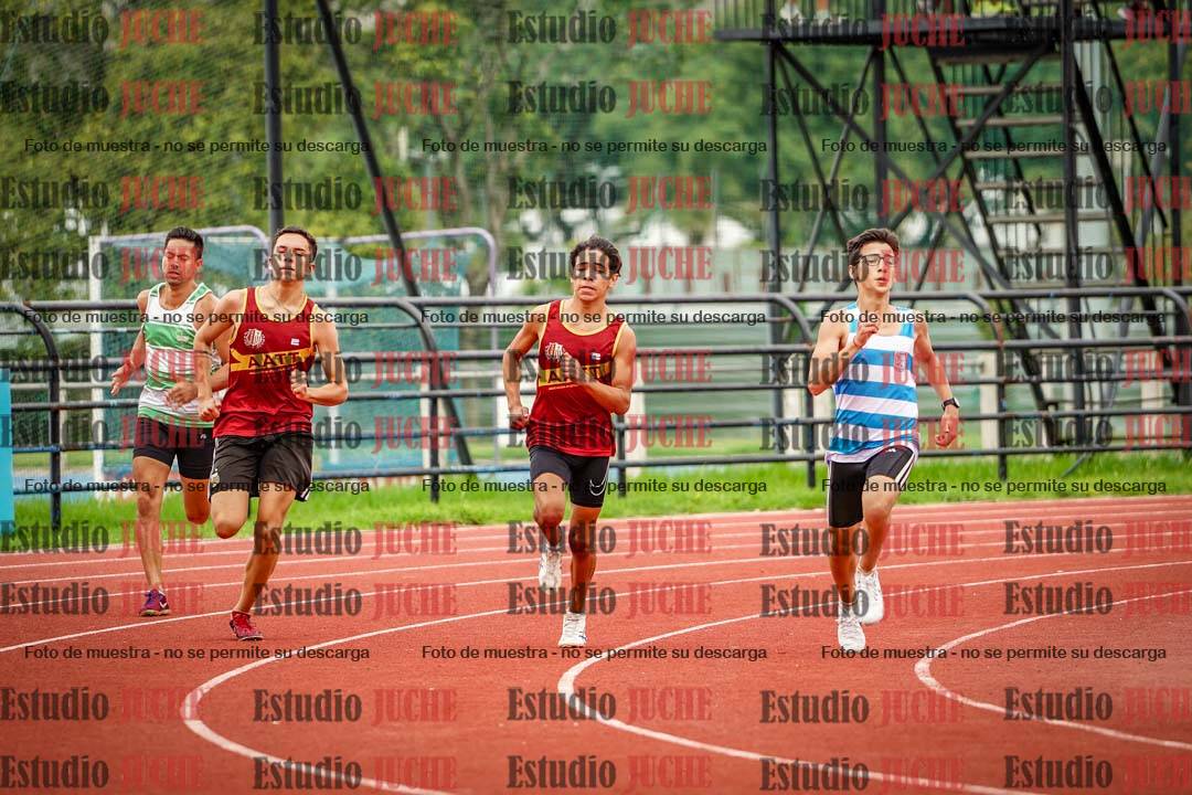 Fotos de los 400 m llanos de varones
