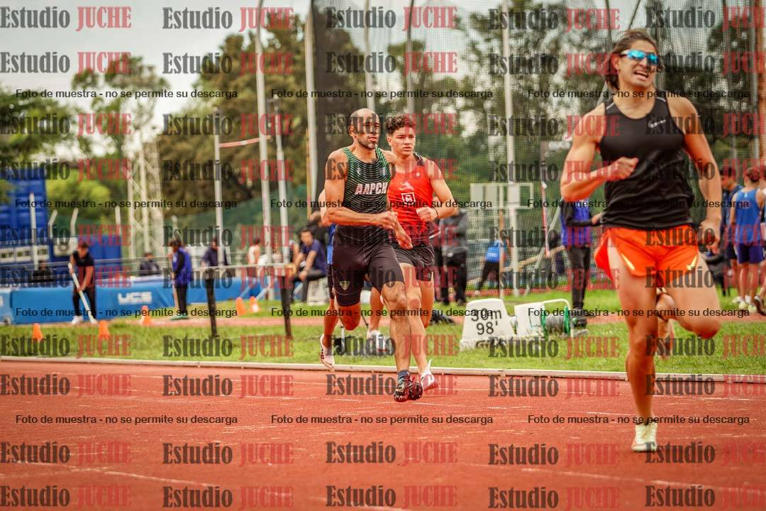 Fotos de los 400 m llanos de varones