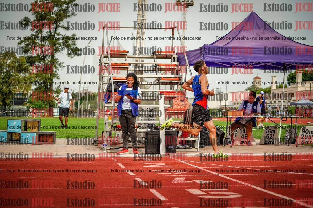 Fotos de los 3000 m con obstáculos de varones