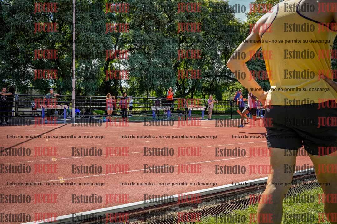 Fotos de los 80 m de varones