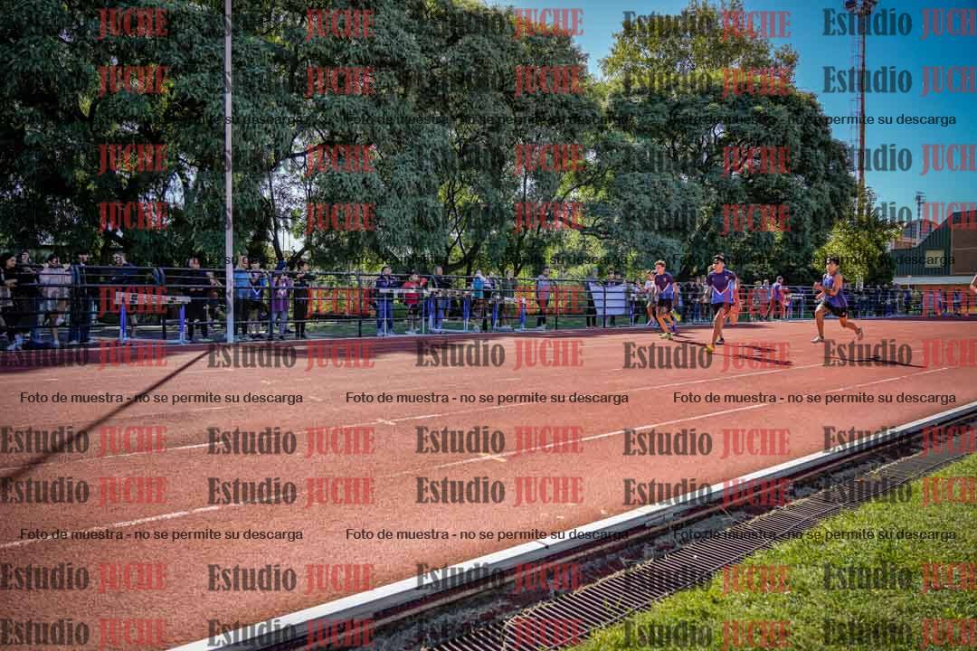 Fotos de los 80 m de varones