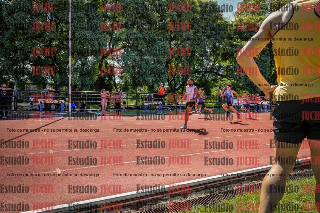 Fotos de los 80 m de varones