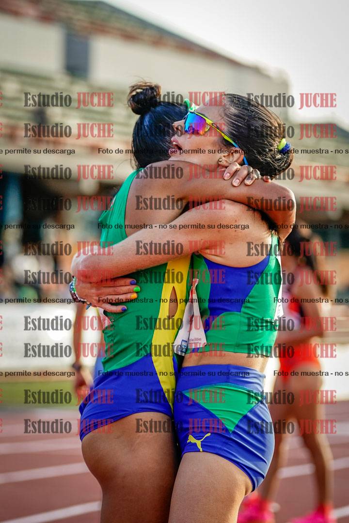 Fotos de algunos extras y podios del día 1