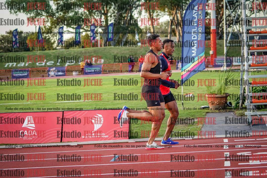 Fotos de los 1500 m llanos de varones - deca 10
