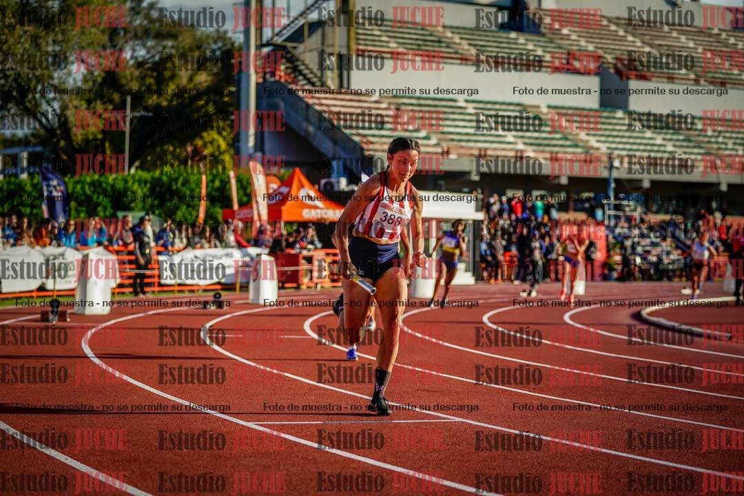 Fotos de los relevos 4x100 m de mujeres