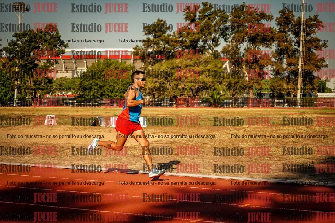 Fotos de los 800 m llanos de varones