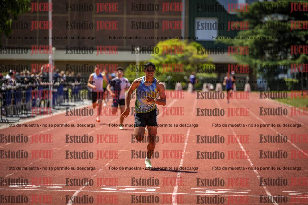 Fotos de los 400 m llanos de varones