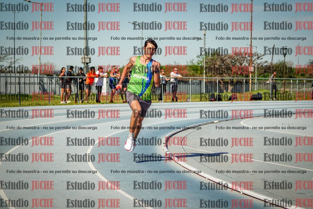 Fotos de las postas 8x300 m mixtas