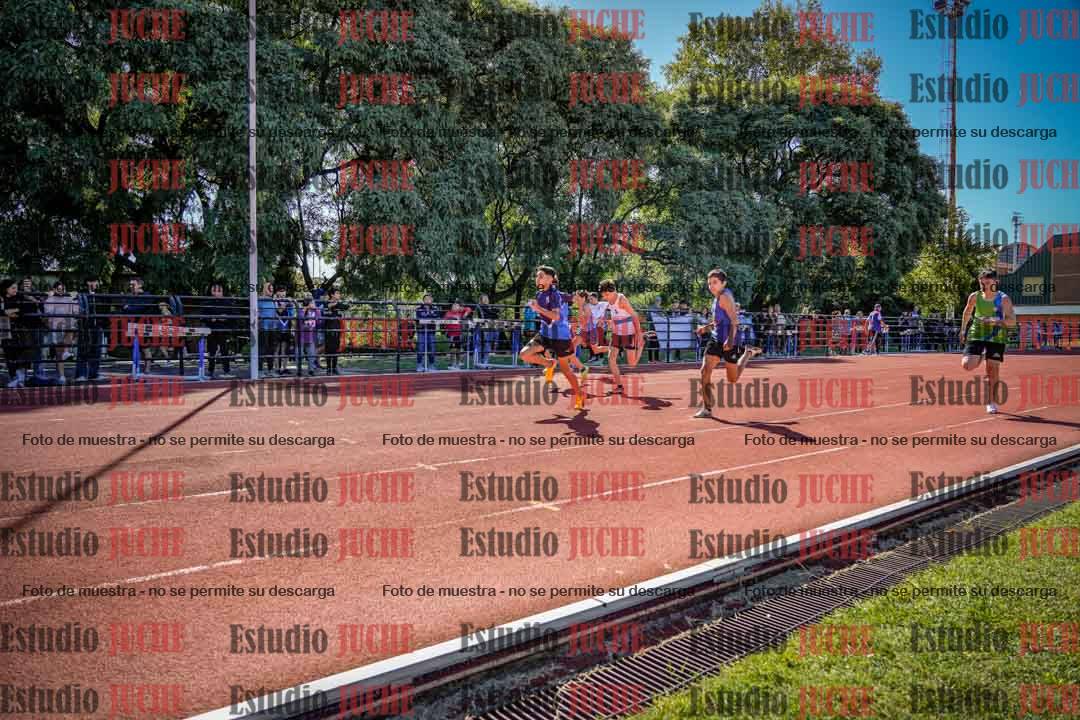 Fotos de los 80 m de varones