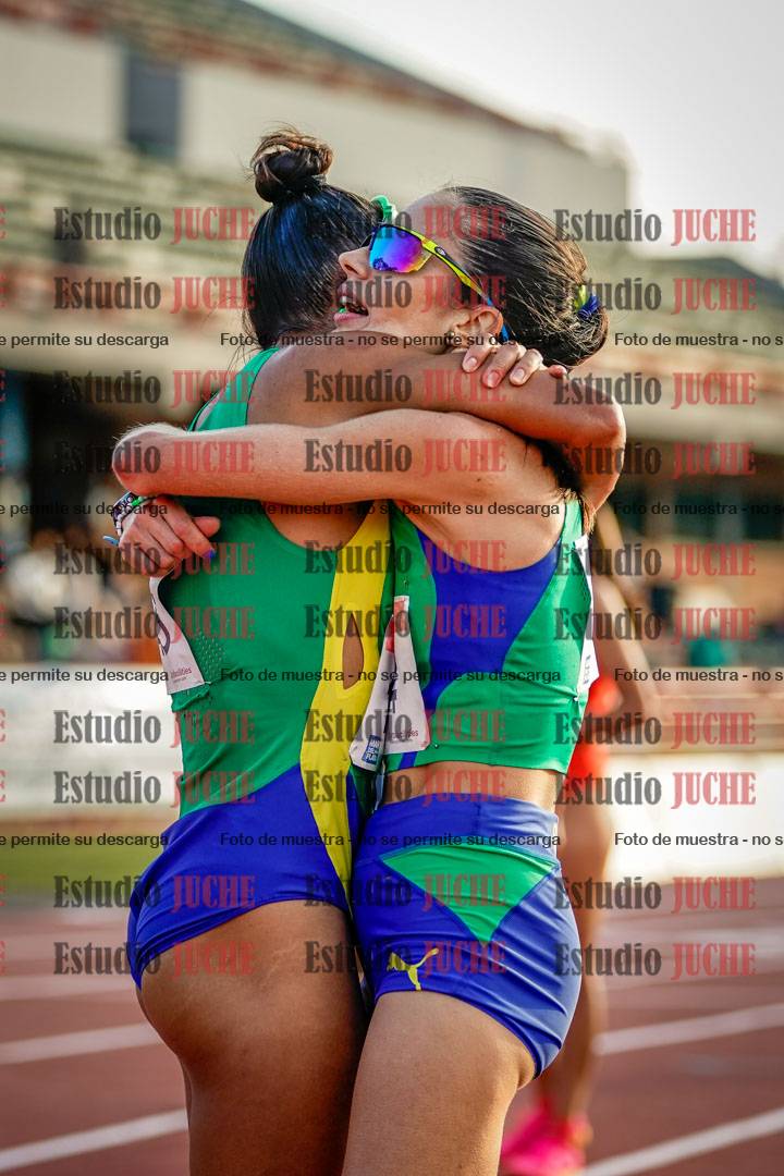 Fotos de algunos extras y podios del día 1