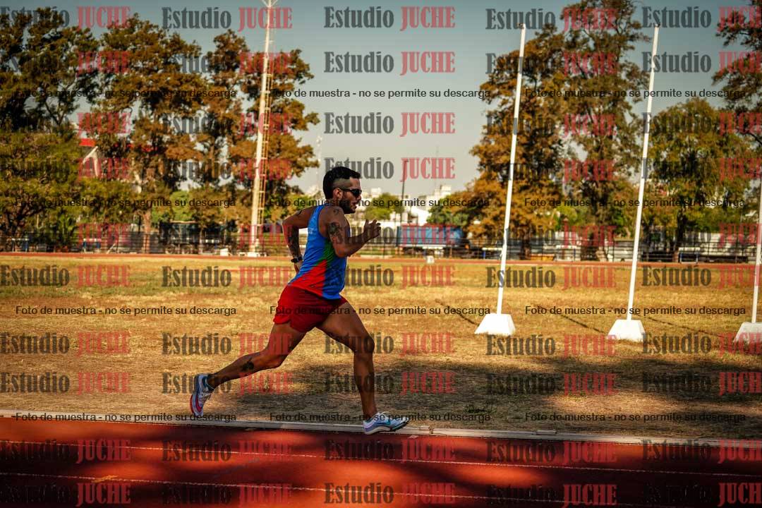 Fotos de los 800 m llanos de varones