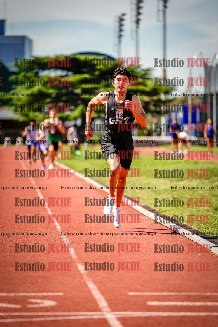 Fotos de los 800 m llanos de varones